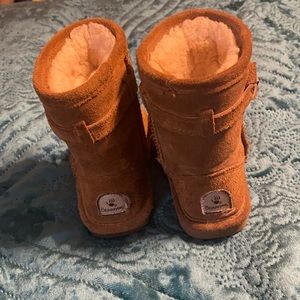 Bear paws boot for toddler girls